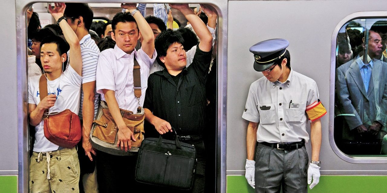 Balık istifi metro yolculuğu